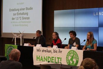 Pressekonferenz mit FfF-AktivistInnen am 26 November im Stuttgarter Landtag. Foto: Kontext