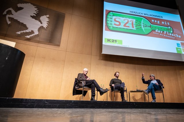 Knoflacher (links) und Monheim (rechts) im Stuttgarter Rathaus. Foto: Julian Rettig Knoflacher (links) und Monheim (rechts) im Stuttgarter Rathaus. Foto: Julian Rettig
