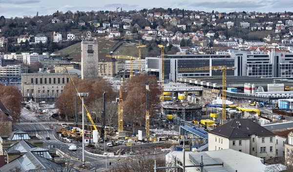 Hier gibt's auch finanziell noch einige Löcher zu stopfen: Stuttgart-21-Baustelle. Foto: Joachim E. Röttgers