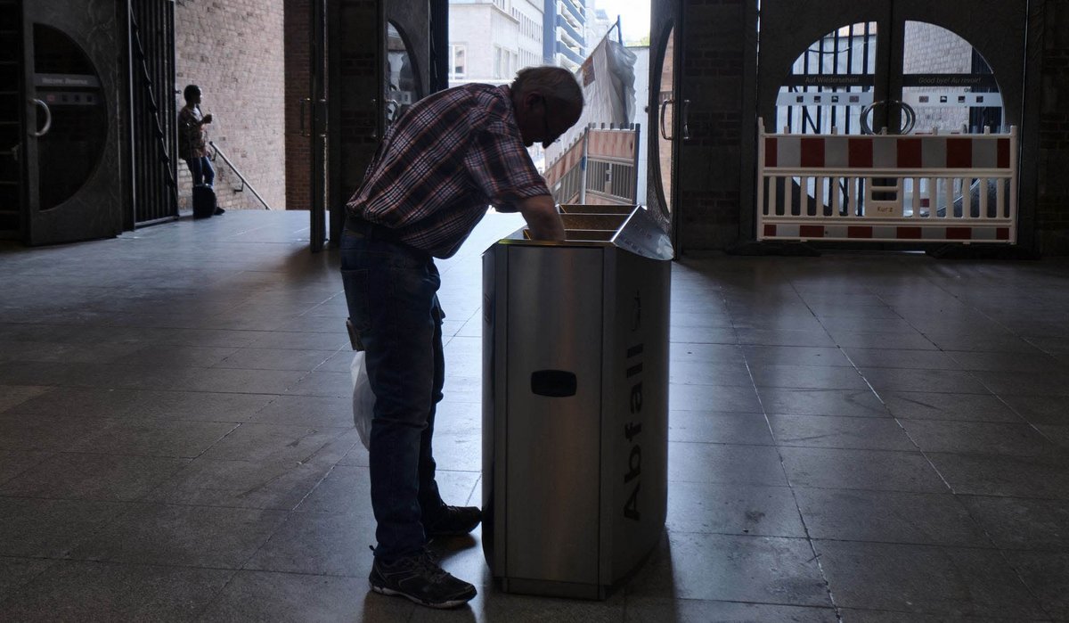 Armut in einer stinkreichen Stadt: Auch in Stuttgart sind Menschen auf das Sammeln von Pfand angewiesen. Fotos: Joachim E. Röttgers