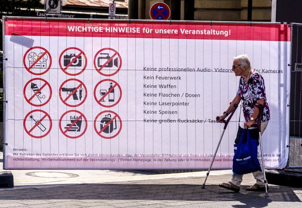 Menno: Waffen verboten.