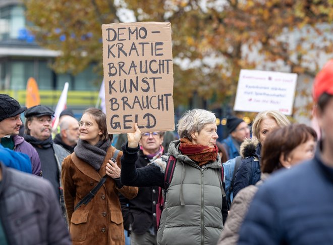 Demo gegen geplante Kürzungen in Stuttgart Anfang November. Foto: Julian Rettig