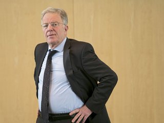 Für die Ordnung zuständig: der bürgernahe Bürgermeister Schairer. Foto: Joachim E. Röttgers Für die Ordnung zuständig: der bürgernahe Bürgermeister Schairer. Foto: Joachim E. Röttgers