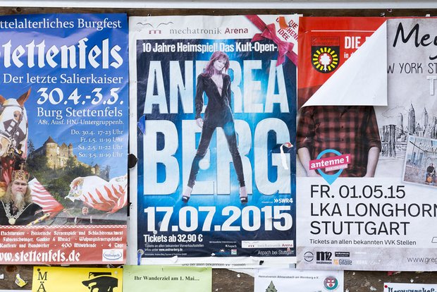 Und immer mittendrin: Andrea Berg. Auch auf der örtlichen Plakatwand.