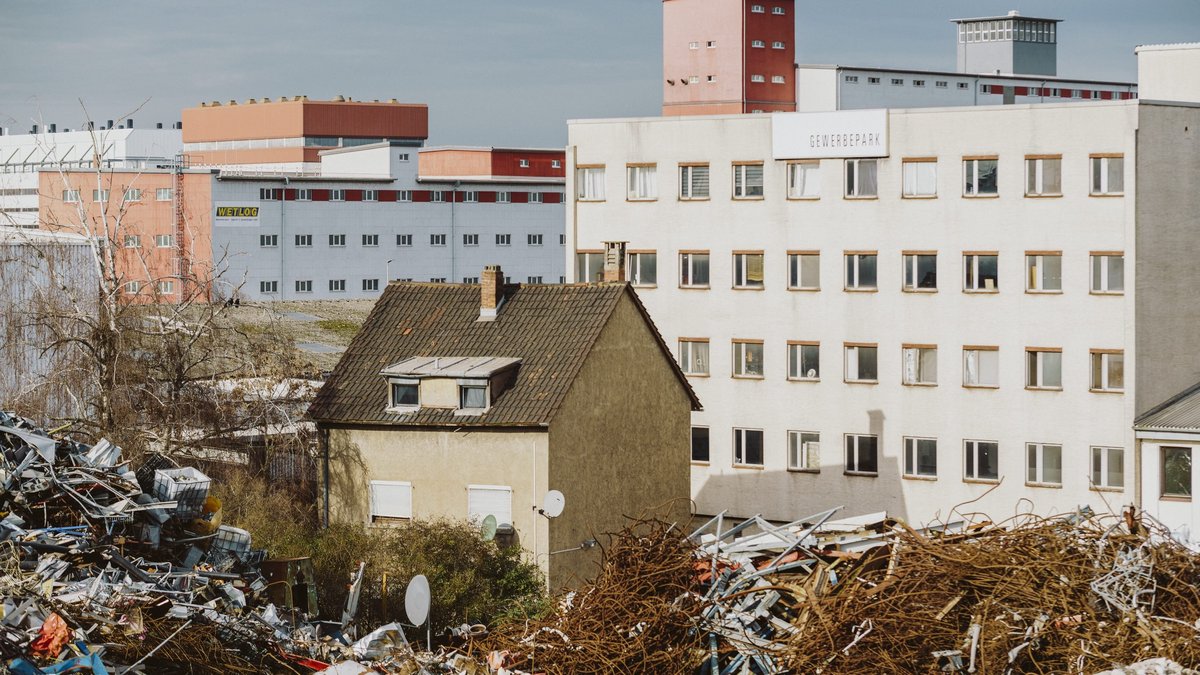 Blick mit Nico Kurth aufs BASF-Gelände in Ludwigshafen. Blick mit Nico Kurth aufs BASF-Gelände in Ludwigshafen.