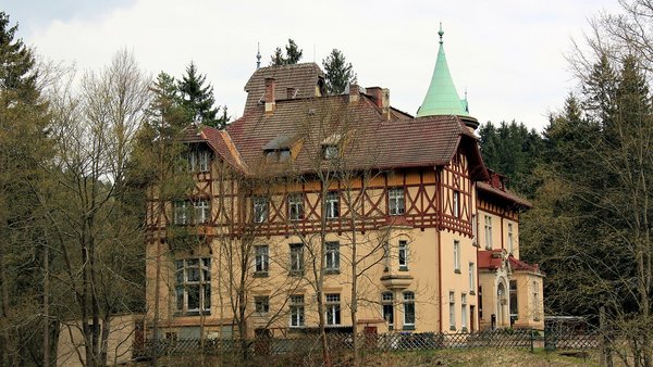 Leider Reichsbürgergebiet: das hübsche Wolfsgrüner Schlösschen. Foto: CC BY-SA 3.0, https://commons.wikimedia.org/w/index.php?curid=14932564