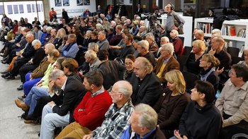 Saal voll: Rund 140 Gäste bei der Kontext-Buchvorstellung. Foto: Martin Storz