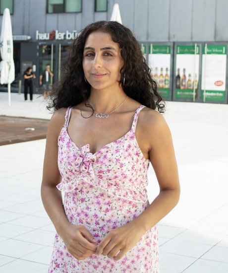 "Die Kette erinnert mich an meinen Vater und gibt mir Kraft." Foto: Noor Ibrahim "Die Kette erinnert mich an meinen Vater und gibt mir Kraft." Foto: Noor Ibrahim