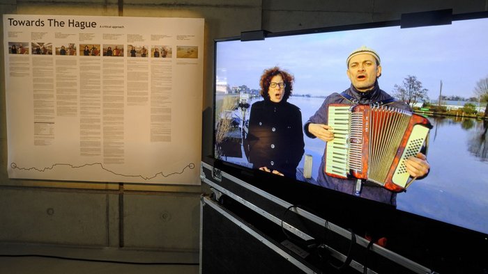 "Towards the Hague", Doku von und mit Sylvia Winkler und Stephan Köperl. "Towards the Hague", Doku von und mit Sylvia Winkler und Stephan Köperl.