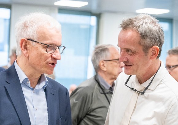 DUH-Chef Jürgen Resch (links) und sein Anwalt Remo Klinger.