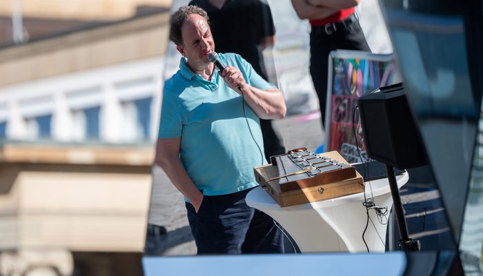 Matthias Knecht, OB von Ludwigsburg, erinnert an die politische Dimension des Festivals.
