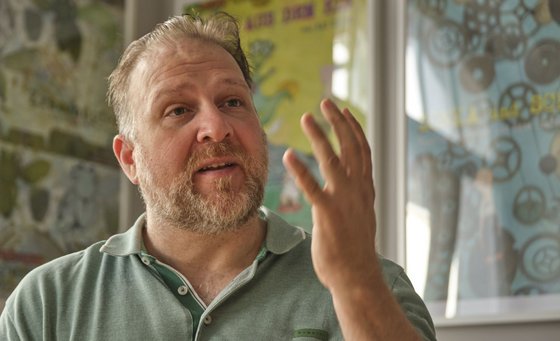 Persönlich sei er als Festangestellter bislang gut durch die Pandemie gekommen, dank Kurzarbeit. Persönlich sei er als Festangestellter bislang gut durch die Pandemie gekommen, dank Kurzarbeit.