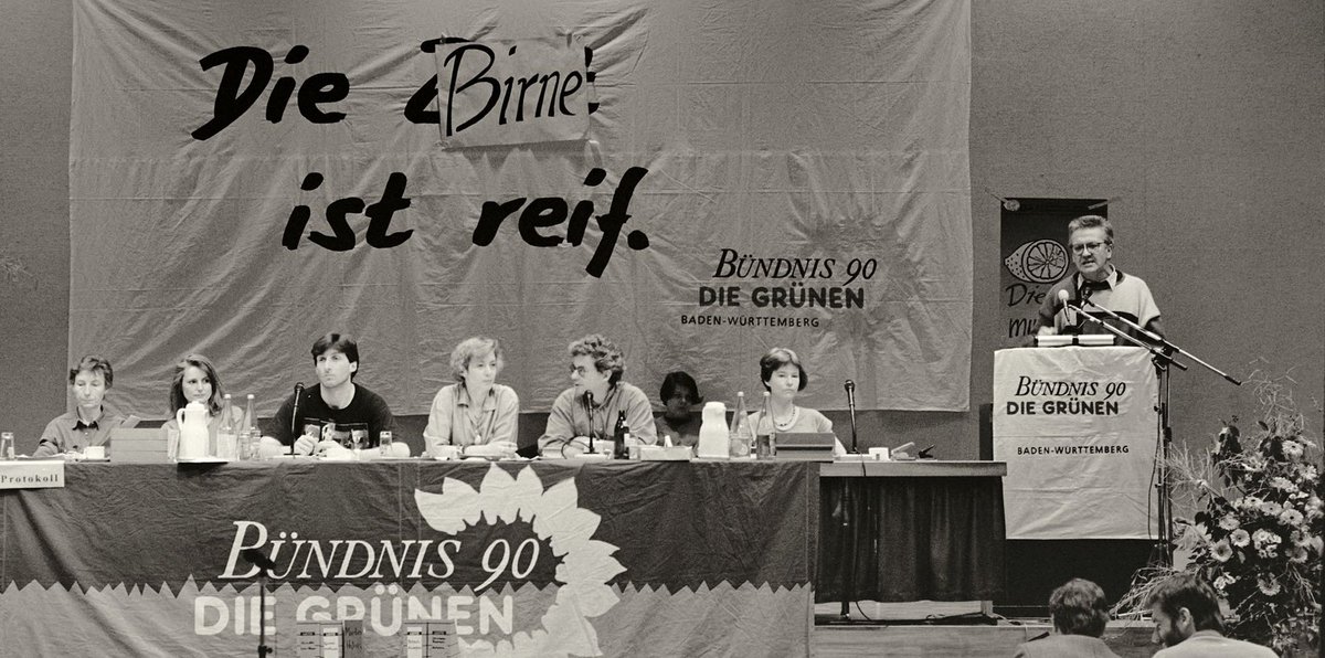 Damals ging's noch anders zu: grüner Parteitag, 1994 in Biberach. Am Rednerpult: Winfried Kretschmann. Fotos: Joachim E. Röttgers