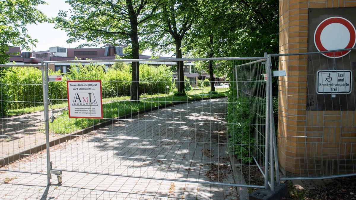 Dichtgemacht wie viele: das alte Krankenhaus in Biberach. Foto: Jens Volle
