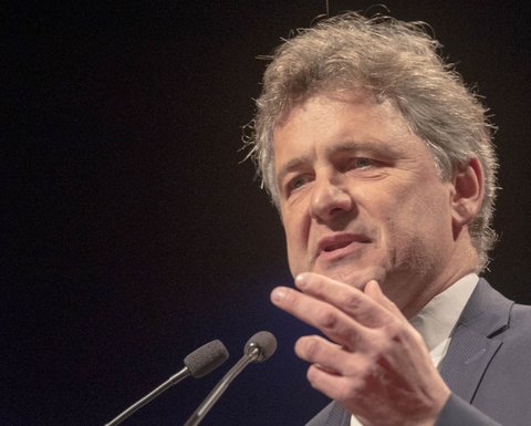 OB Frank Mentrup freut sich, dass eine "wichtige und gelungene Investition" endlich fast fertig ist. Foto: Joachim E. Röttgers