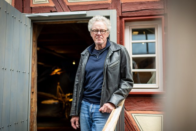 Fliegen? "Die Treppe runter schon." Stefan Hartmaier von der Gustav-Mesmer-Stiftung.