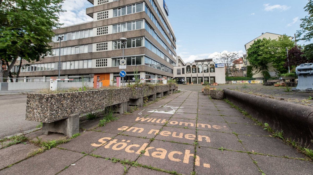 Der neue Stöckach heißt willkommen, obwohl es ihn noch gar nicht gibt – und vielleicht nie geben wird. Foto: Jens Volle