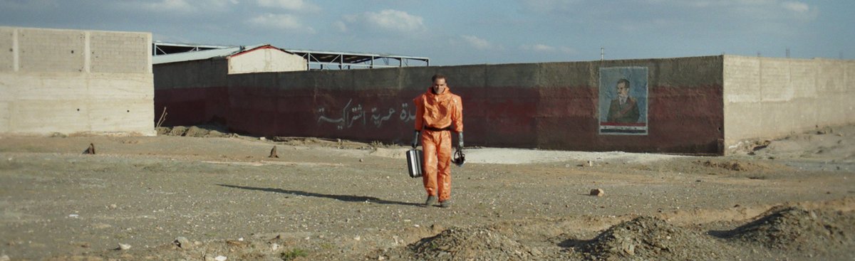 Wolf, Biowaffenexperte, auf Mission im Irak.  Wolf, Biowaffenexperte, auf Mission im Irak.