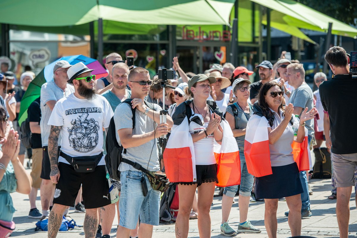 ... Reichsflaggenträgerinnen ... ... Reichsflaggenträgerinnen ...