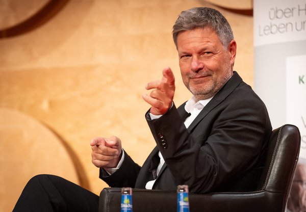 Hätte sein Gebäudeenergiegesetz besser erklären müssen: der frühere Bundeswirtschaftsminister Robert Habeck (Grüne). Foto: Julian Rettig