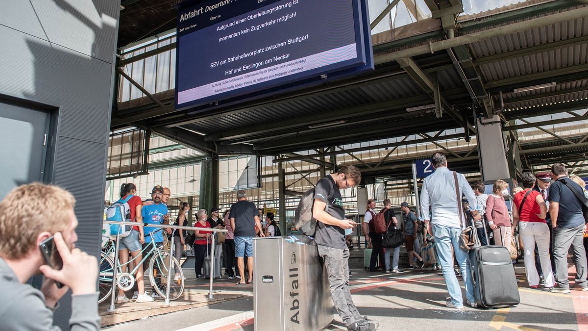 Am vergangenen Samstag ging im Stuttgarter Hauptbahnhof gar nichts mehr. Foto: Jens Volle