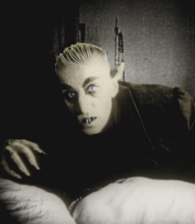 Glatzkopf Nosferatu, wenn er auf TikTok wäre. Foto: FICG/Flickr, <a href="https://creativecommons.org/licenses/by/2.0" title="Creative Commons Attribution 2.0">CC BY 2.0</a>, <a href="https://www.flickr.com/photos/guadalajaracinemafest/5533617804">Link</ Glatzkopf Nosferatu, wenn er auf TikTok wäre. Foto: FICG/Flickr, <a href="https://creativecommons.org/licenses/by/2.0" title="Creative Commons Attribution 2.0">CC BY 2.0</a>, <a href="https://www.flickr.com/photos/guadalajaracinemafest/5533617804">Link</a>; Montage: Kontext