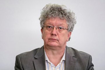 IHK-Kaktus und Kläger: Klaus Steinke. Foto: Joachim E. Röttgers