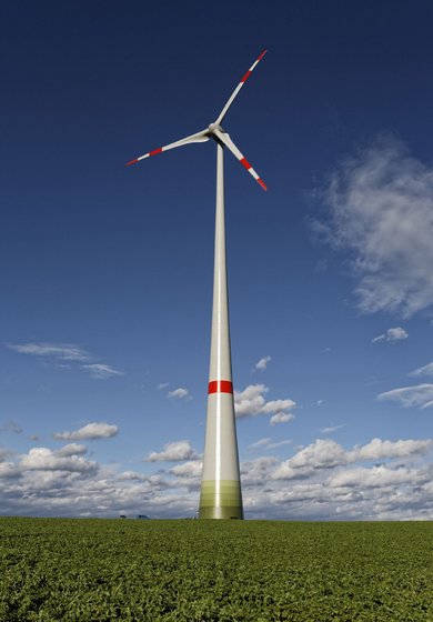 Fachleute können sie vom Spargel unterscheiden: Das ist eine Windkraftanlage.  Fachleute können sie vom Spargel unterscheiden: Das ist eine Windkraftanlage.