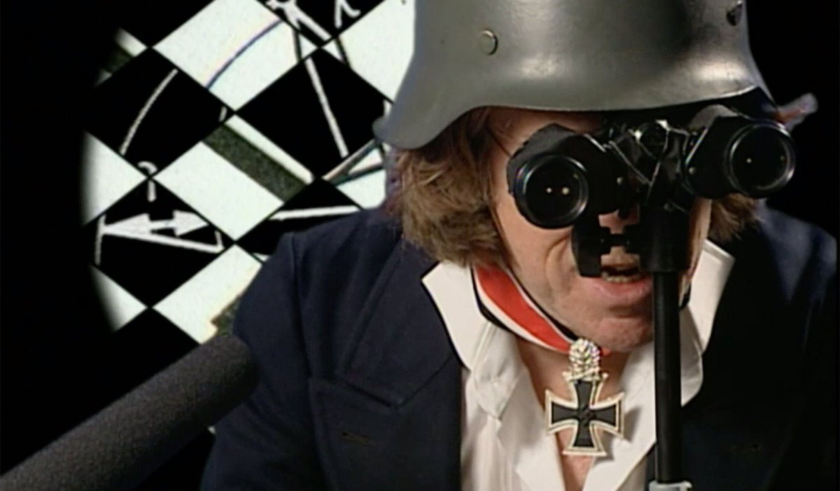 Helge Schneider im Kluge-Film "Scheuklappe für Artilleristen", Filmstill, 2019