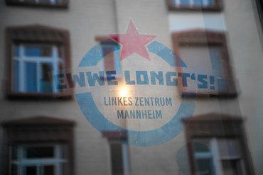 Der rote Stern darf nicht fehlen, logo.