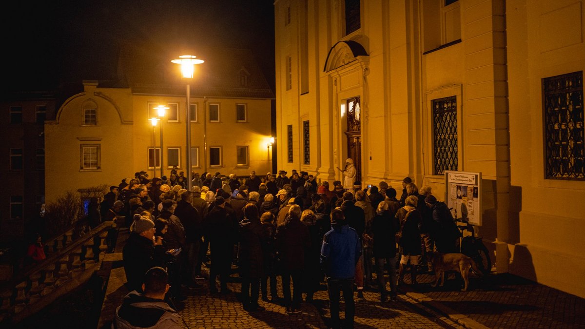 Die Anti-AfD-Veranstaltung "Memento – Gutes über die Stadt", die nun jeden Montag stattfindet.