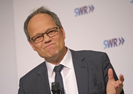 Gniffke findet: Wenn man schon einen Tönnies zum Rassisten erklärt, müsste es ja ganz schön viele davon in Deutschland geben. 