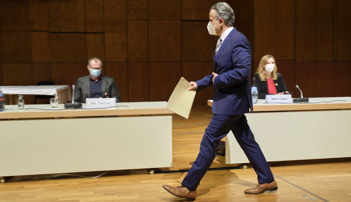 Schnellen Schrittes tritt Frank Nopper im Februar 2021 sein Amt als OB an. Foto: Joachim E. Röttgers Schnellen Schrittes tritt Frank Nopper im Februar 2021 sein Amt als OB an. Foto: Joachim E. Röttgers