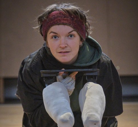 Investor Huber (Jule Lotte Bröcker) will in Afrika Land kaufen.