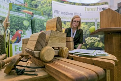 Grünes Wachstum ist auch keine Lösung: Stand auf der Stuttgarter Messe "Grünes Geld".