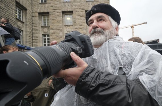 Alfred Denzinger von den "Beobachter News", hier beim Klimastreik in Stuttgart, November 2019. Foto: Joachim E. Röttgers Alfred Denzinger von den "Beobachter News", hier beim Klimastreik in Stuttgart, November 2019. Foto: Joachim E. Röttgers