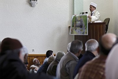 Flüchtlingshilfe ist auch in der Freitagspredigt Thema.