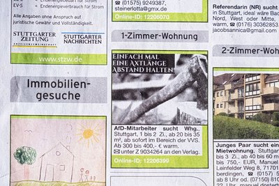 Mehr als eine Axtlänge daneben: AfD-Wohnungsgesuch. Foto: Joachim E. Röttgers