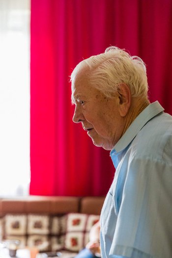 Edward Nagy, Zeitzeuge der Vertreibung 1941, Zwangsarbeiter der IG-Farben. Edward Nagy, Zeitzeuge der Vertreibung 1941, Zwangsarbeiter der IG-Farben.