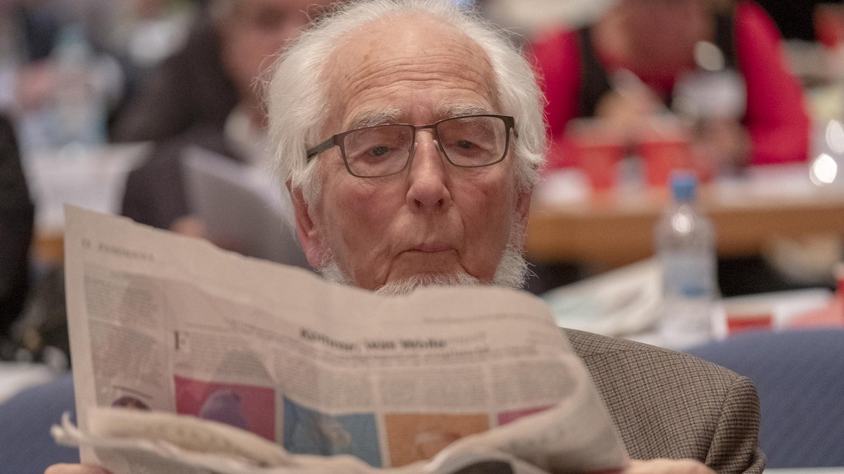 Als Erhard Eppler (hier ein Foto von 2018) im Jahr 1973 Chef der Landes-SPD wird, liegt deren Allzeithoch gerade ein Jahr zurück: Bei der Landtagswahl 1972 erhielt sie 37,6 Prozent der Stimmen. Es war die Zeit von Willy Brandt als Bundeskanzler. Unter Epplers Vorsitz (bis 1981) sinkt die SPD bei den Landtagswahlen erst auf 33,3 (1976), dann 32,5 Prozent (1980). Foto: Joachim E. Röttgers
