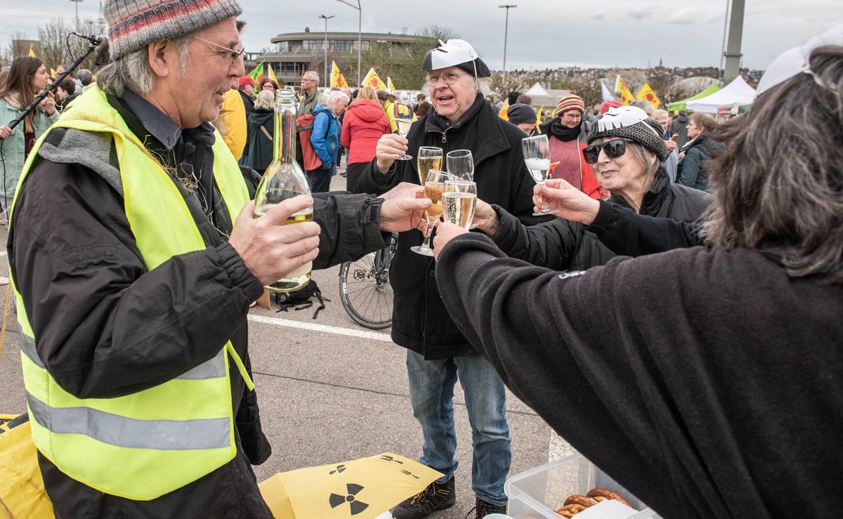 Darauf ein Prosit. Mehr Fotos vom Fest mit Klick auf den Pfeil.