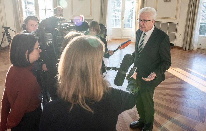 Kretschmann: Im Rechtsstaat wird nur Recht gesprochen, nicht Gerechtigkeit. Kretschmann: Im Rechtsstaat wird nur Recht gesprochen, nicht Gerechtigkeit.