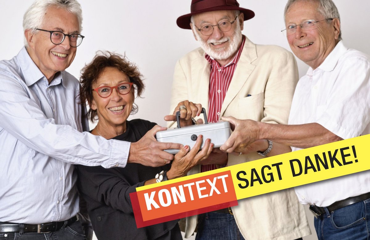 Der Kontext-Vorstand – Ihre Spenden sind in guten Händen (von links): Jürgen Klose, Anni Endress, Johannes Rauschenberger und Michael Schulze. Foto: Joachim E. Röttgers, Grafik: Susanne Wais