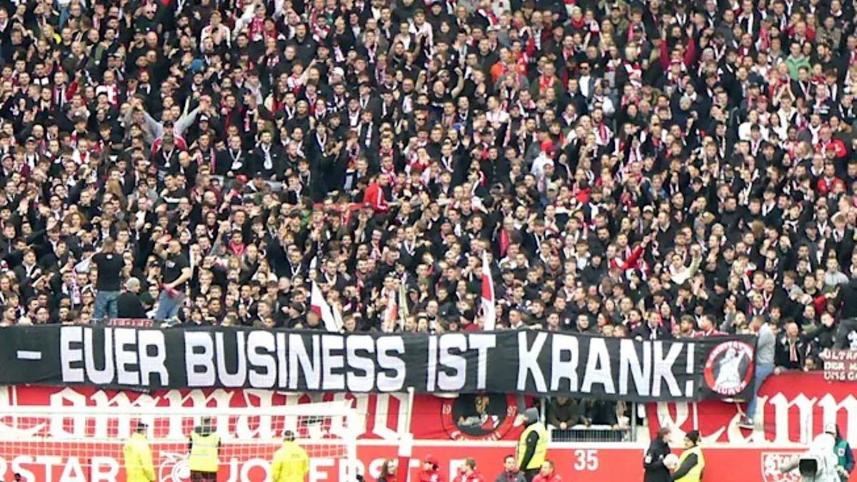 Fanszene des VfB Stuttgart beim Heimspiel am 24. Februar 2024: "Der Fußball wird leben – euer Business ist krank!" Foto: cannstatter-kurve.de