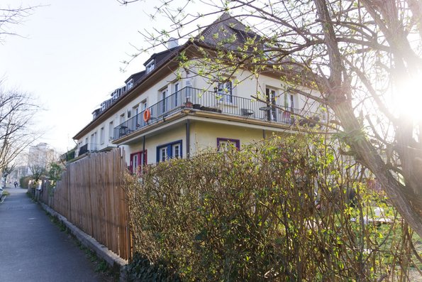 ... zum Mietshäuser-Syndikat gehören.