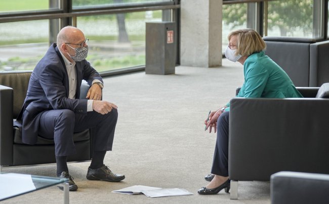 Vom Koalitionspartner auf die Hörner genommen: Finanzministerin Edith Sitzmann und Verkehrsminister Winfried Hermann.