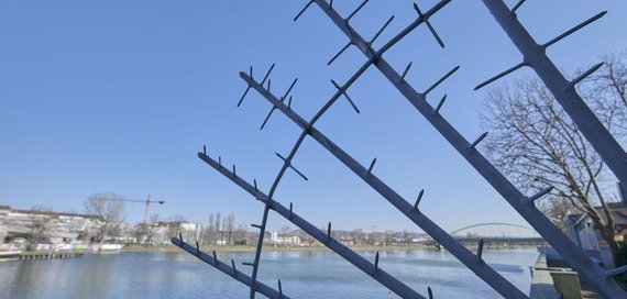 Schafft es das in die Galerie der Industriekultur? Absperrung beim Leuze-Bad.  Schafft es das in die Galerie der Industriekultur? Absperrung beim Leuze-Bad.