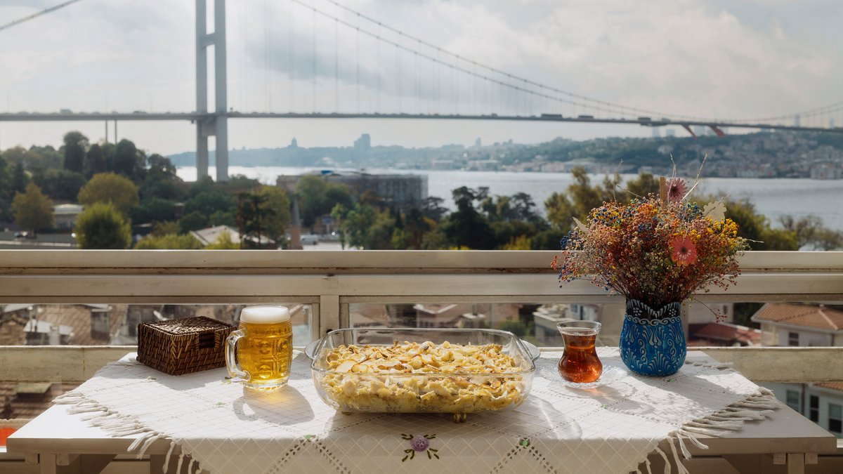 "Kässpätzle am Bosporus" aus der Serie "Başardık", Mercedes-Benz Art Collection. Foto: Alwin Maigler