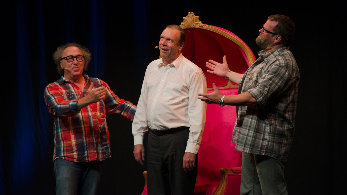 Georg Schramm (Mitte) auf seiner Abschiedstournee mit Urban Priol (links) und Jochen Malmsheimer, 2014. 