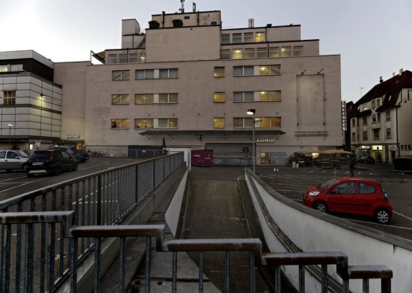Der Karstadt-Parkplatz in der Esslinger City bietet sich für etwas Schönes an.
